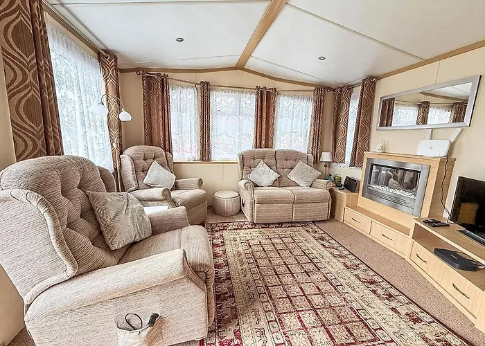Ref 40035Nd - Superb Caravan With Decking Free Wifi At North Denes Holiday Park