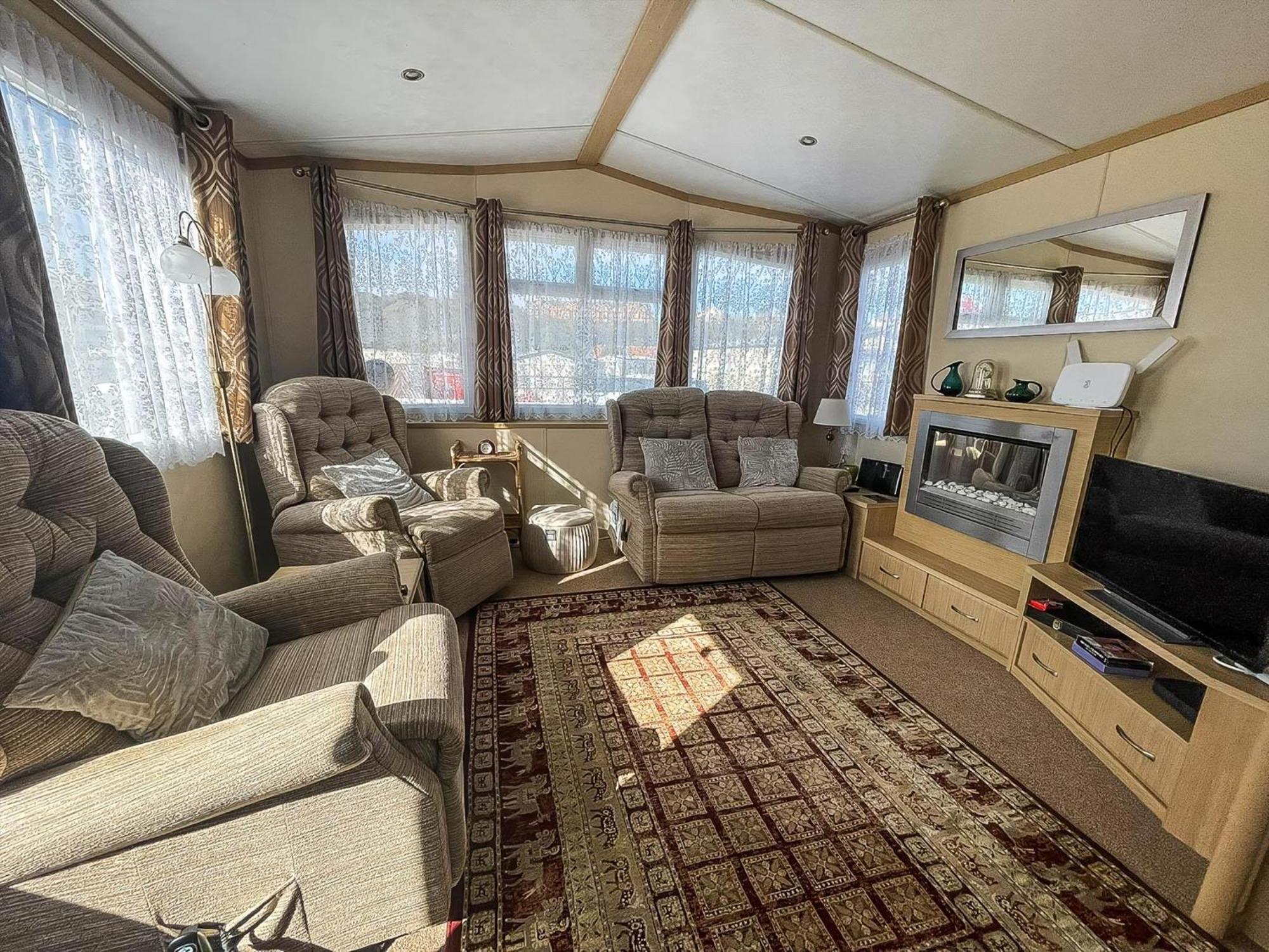 Ref 40035nd - Superb Caravan With Decking Free Wifi At North Denes