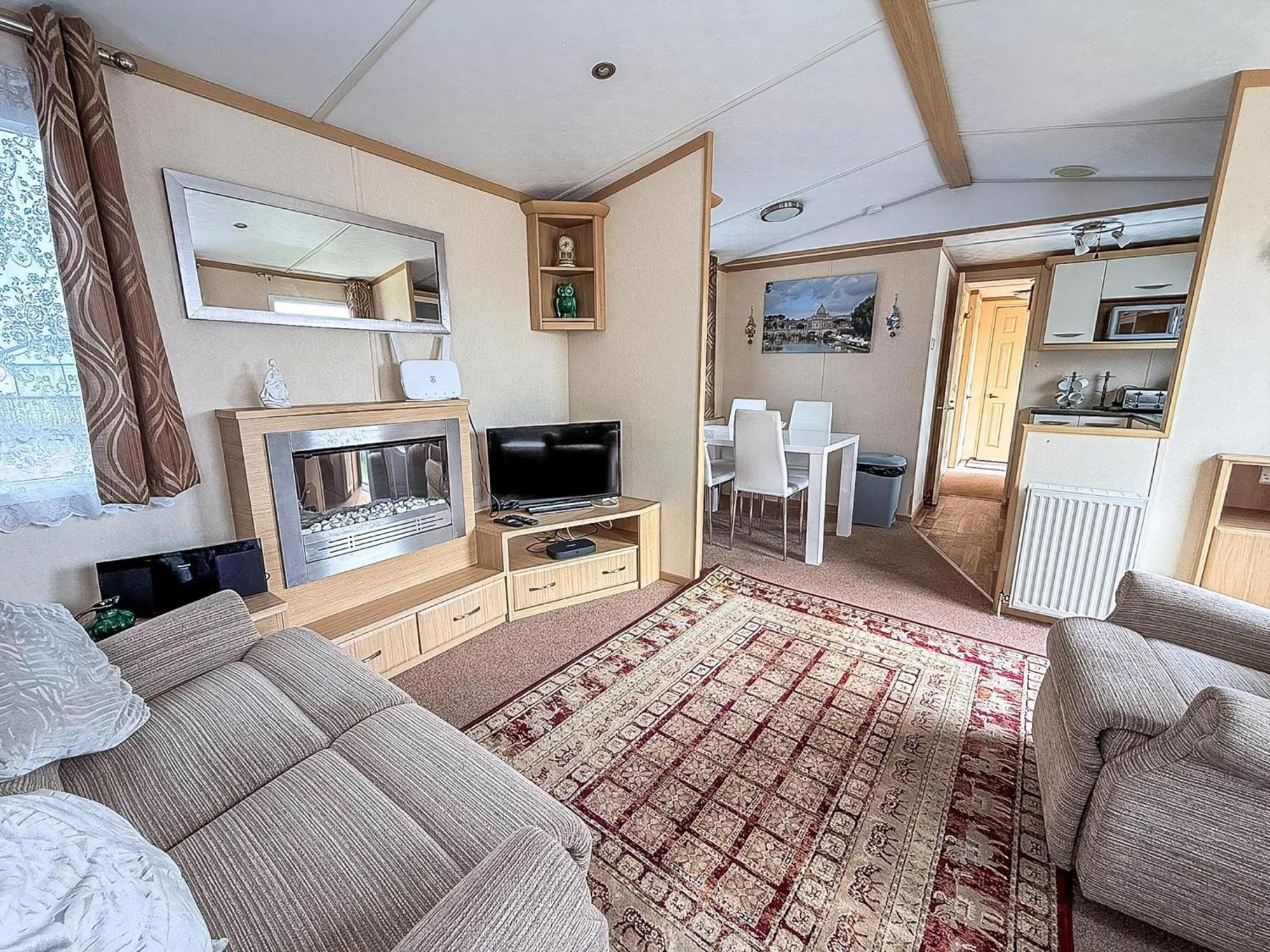 Ref 40035nd - Superb Caravan With Decking Free Wifi At North Denes Campsite *