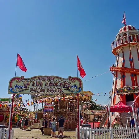 Ref 40035Nd - Superb Caravan With Decking Free Wifi At North Denes Holiday Park Lowestoft Extérieur photo