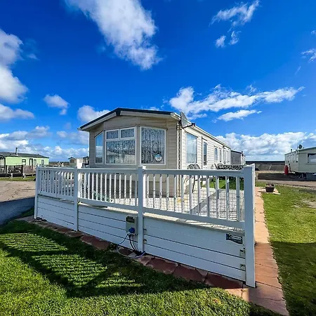 Ref 40035Nd - Superb Caravan With Decking Free Wifi At North Denes Holiday Park Lowestoft Extérieur photo