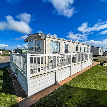 Ref 40035Nd - Superb Caravan With Decking Free Wifi At North Denes Holiday Park Lowestoft Extérieur photo