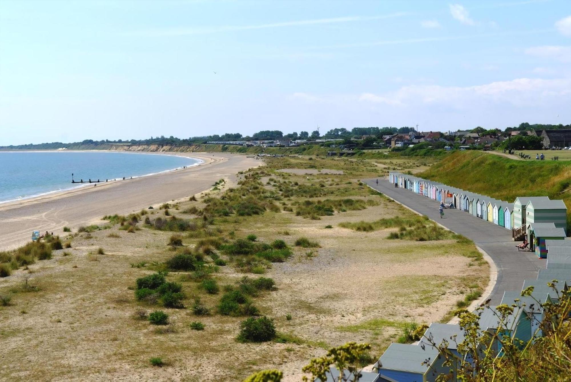 Ref 40035nd - Superb Caravan With Decking Free Wifi At North Denes * Lowestoft